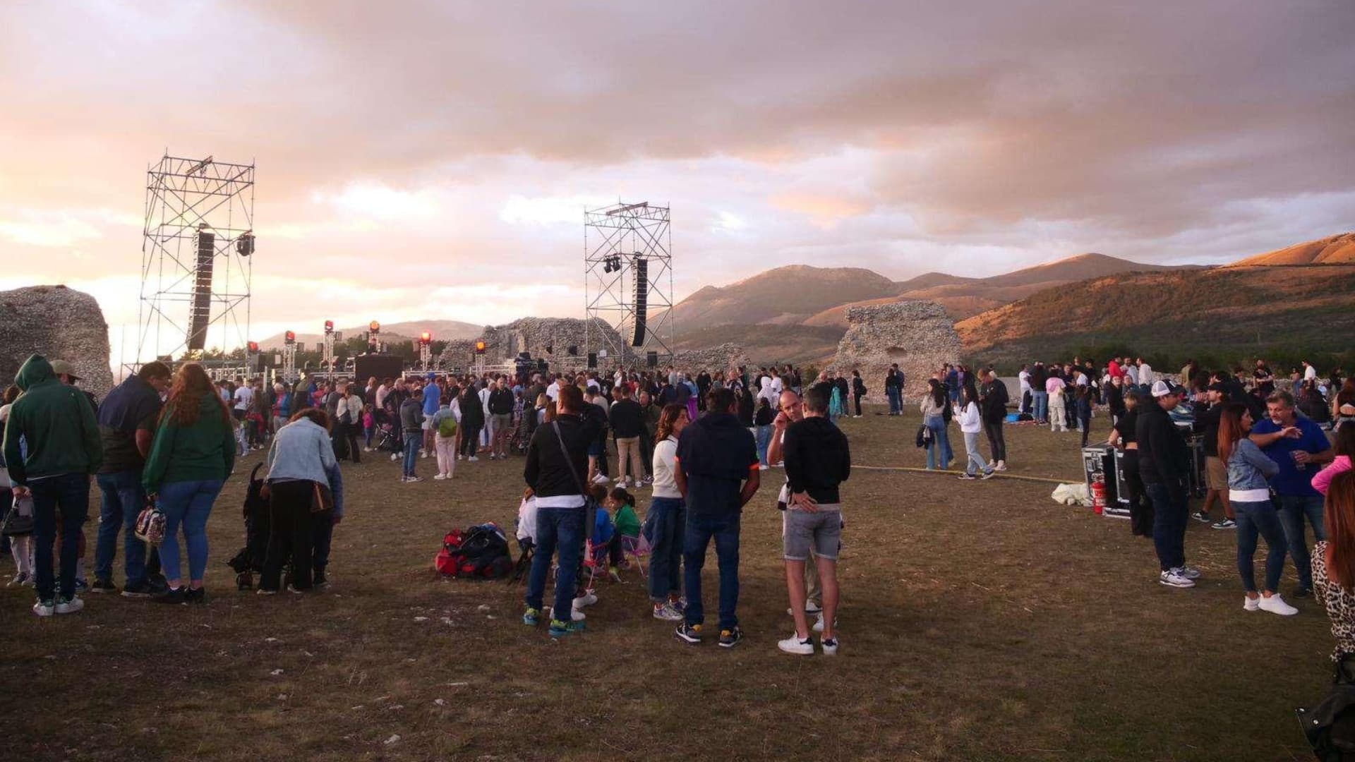 Festival dei Popoli Europei a Peltuinum: musica e paesaggio